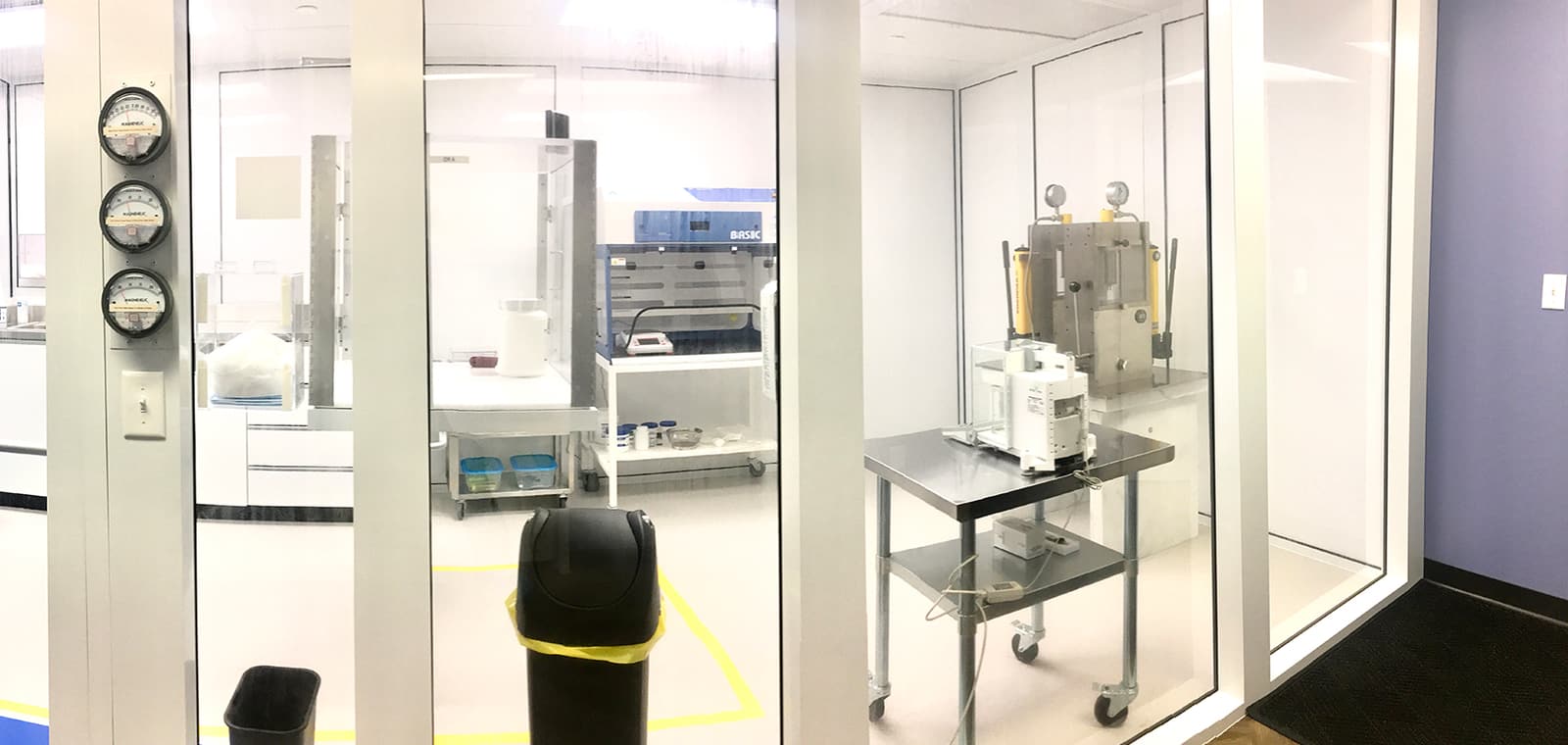 The GoGoMeds Select compounding lab